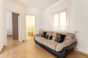 Living area - Domus Citro, Cozy Flat in Pigneto District (Roma)