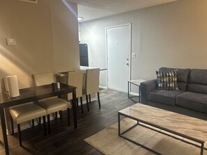 Smart TV - Charming 1-bedroom apartment in lovely Tampa with fitness room, WiFi (Tampa)