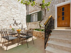 Outdoor dining - A Luxury Sibenik by Interhome (Šibenik)