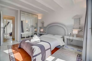 2 bedrooms, iron/ironing board, free WiFi