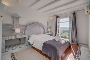 2 makuuhuonetta, silitysrauta/-lauta, ilmainen Wi-Fi