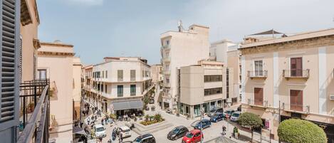 المنطقة المحيطة بالمنشأة