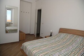 2 quartos, ferros/tábuas de passar roupa, Wi-Fi, roupa de cama