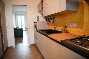 Fridge, microwave, oven, stovetop