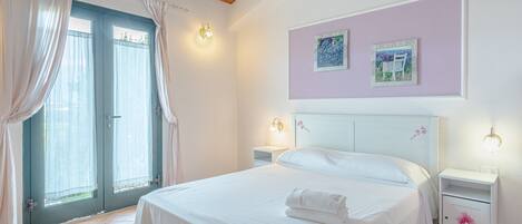 1 室のベッドルーム、アイロン / アイロン台、WiFi (無料)、ベッドシーツ