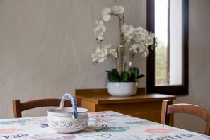 Dining - Apartment 'Nibaru 1 Mare' with Shared Terrace, Shared Garden and Wi-Fi (Budoni)