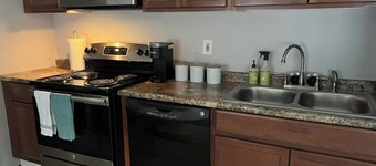 Charming 1-bedroom apartment with WiFi, AC in terrific Manchester