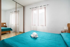 3 bedrooms, free WiFi, bed sheets