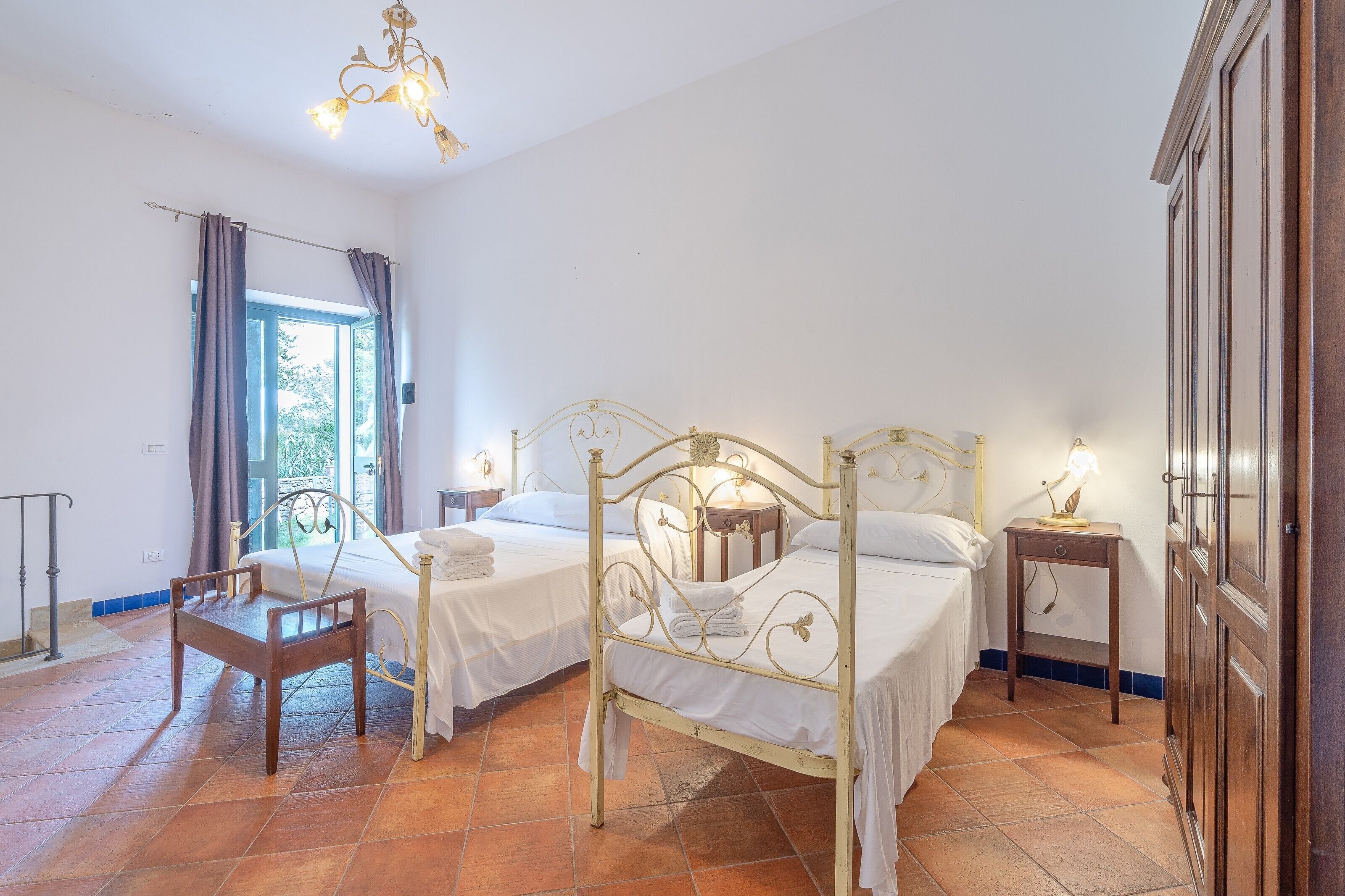 1 slaapkamer, een strijkplank/strijkijzer, gratis wifi, beddengoed