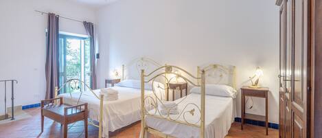 1 室のベッドルーム、アイロン / アイロン台、WiFi (無料)、ベッドシーツ