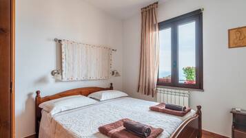 2 bedrooms, free WiFi, bed sheets