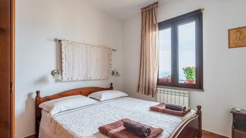 2 室のベッドルーム、WiFi (無料)、ベッドシーツ