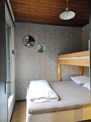 1 Schlafzimmer, Bügeleisen/Bügelbrett