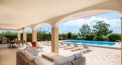 Villa 'Spectacular In Mallorca' with Mountain View, Wi-Fi and Air Conditioning
