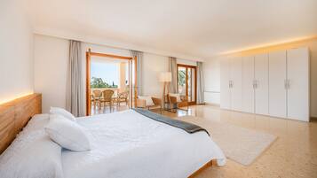 4 camere, ferro/asse da stiro, Wi-Fi gratuito, lenzuola