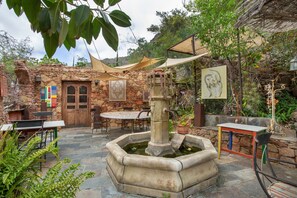 Outdoor dining - 'Studio Cuba' with Shared Pool, Shared Terrace and Wi-Fi (San Bartolomé de Tirajana)