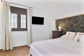 2 habitaciones, tabla de planchar con plancha y wifi gratis 
