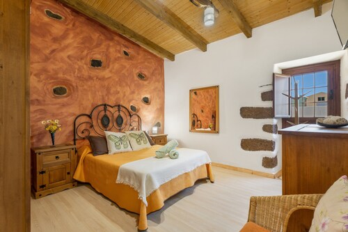 Apartment 'La Casa Verde' with Sea View, Wi-Fi and Air Conditioning