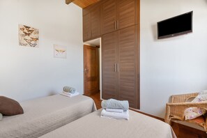 2 slaapkamers, een strijkplank/strijkijzer, gratis wifi, beddengoed
