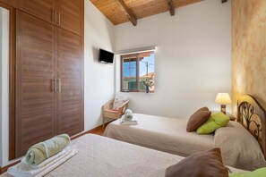 2 habitaciones, tabla de planchar con plancha y wifi gratis 