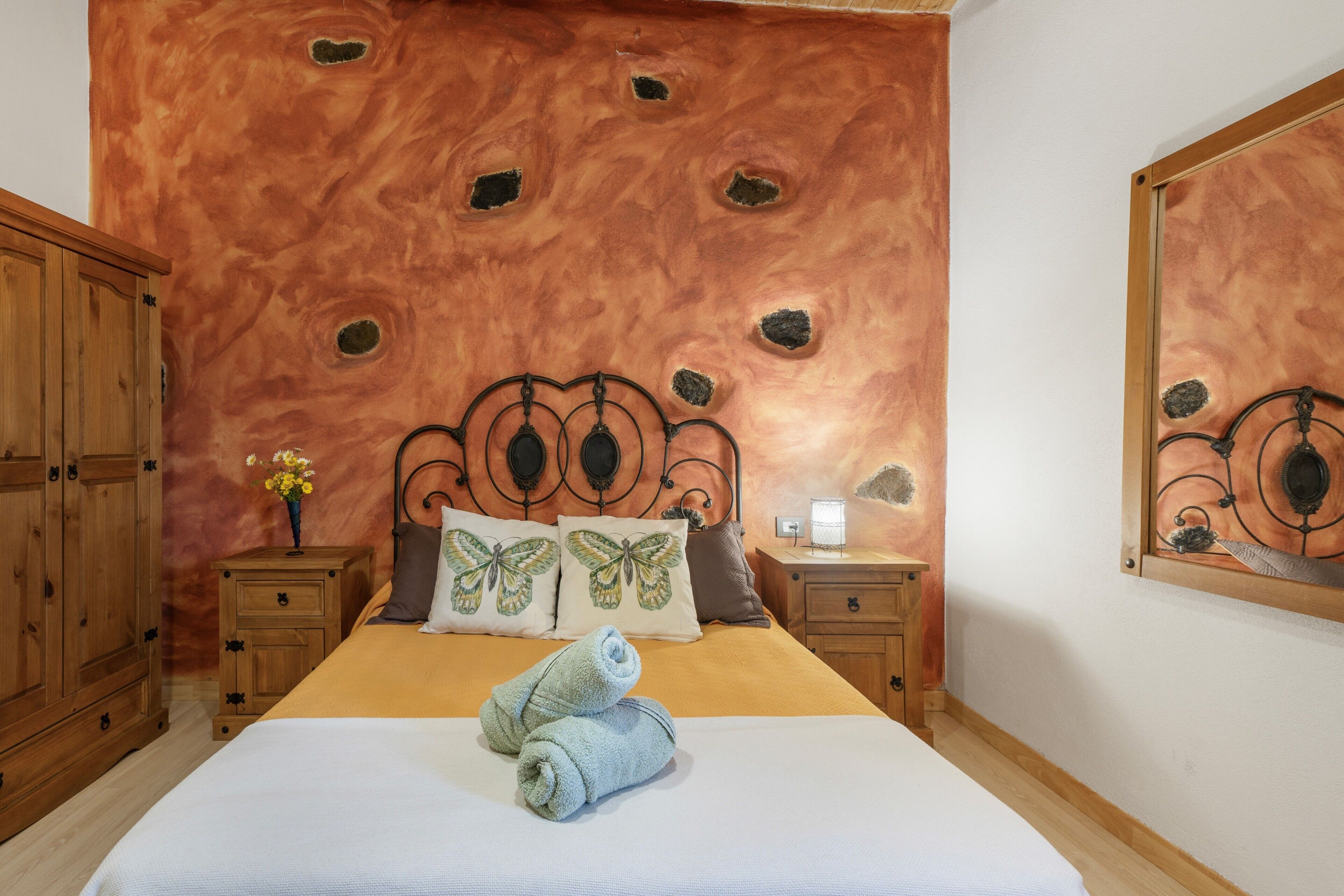 2 chambres, fer et planche à repasser, Wi-Fi gratuit, draps fournis