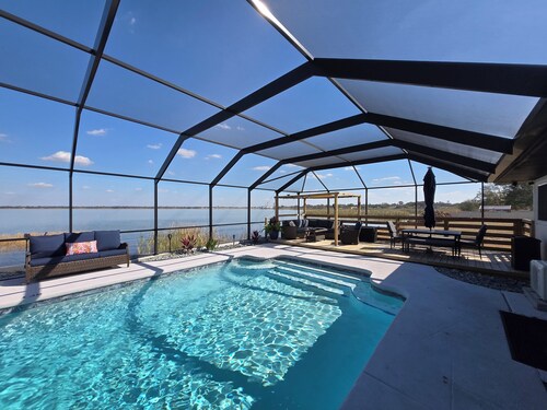 Lake home with wildlife views -gorgeous sunrises & heated pool! Pet-friendly.