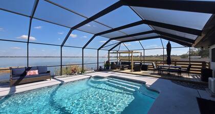 Lake home with wildlife views -gorgeous sunrises & heated pool! Pet-friendly.