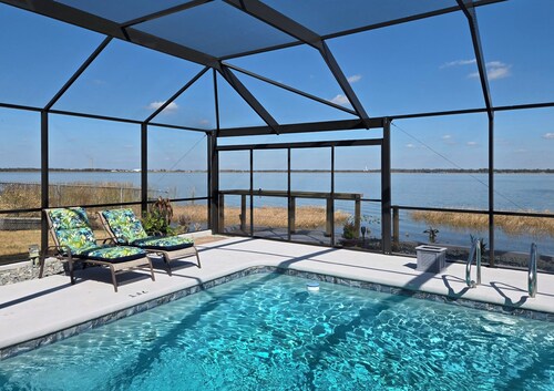 Lake Life Nature Escape - Heated Pool & Gorgeous Sunrises