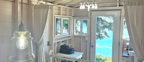 1 bedroom, in-room safe, WiFi, bed sheets