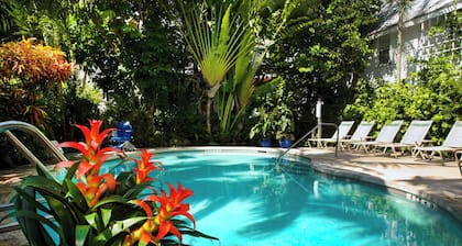 Large Penthouse suite in the charming Bayan Resort in beautiful Key West