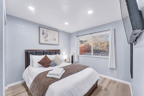 4 bedrooms, iron/ironing board, free WiFi, bed sheets
