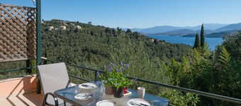 Relaxing Corfu Escape at Agrili – Panoramic Views, Aircon, Parking