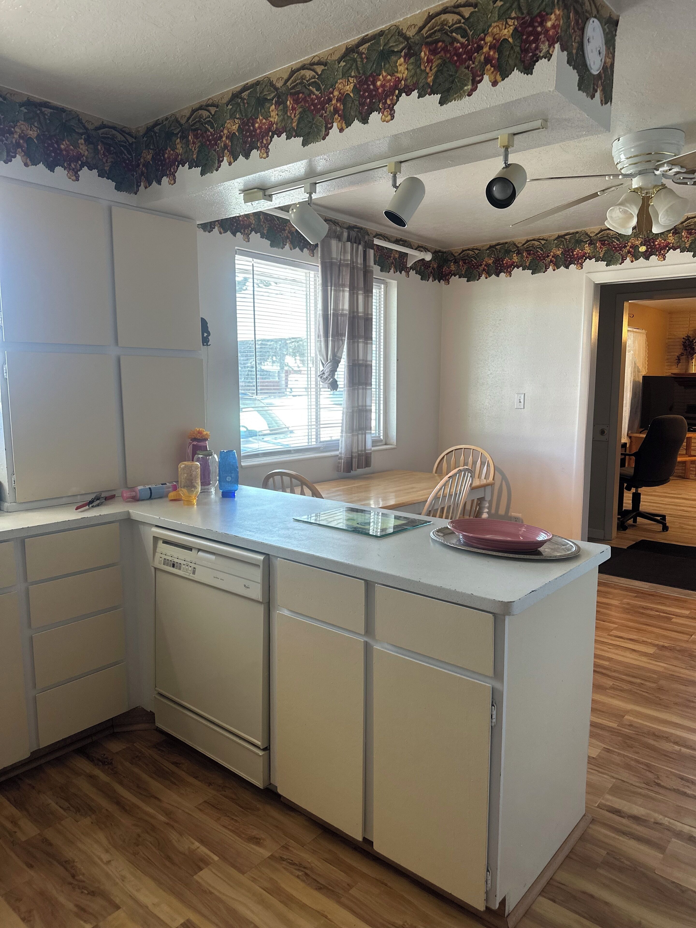 Basic Apartment, 3 Bedrooms, Non Smoking | Private kitchen | Full-size fridge, microwave