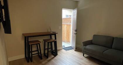 Enjoyable 1-bedroom apartment with AC in charming Lathrop