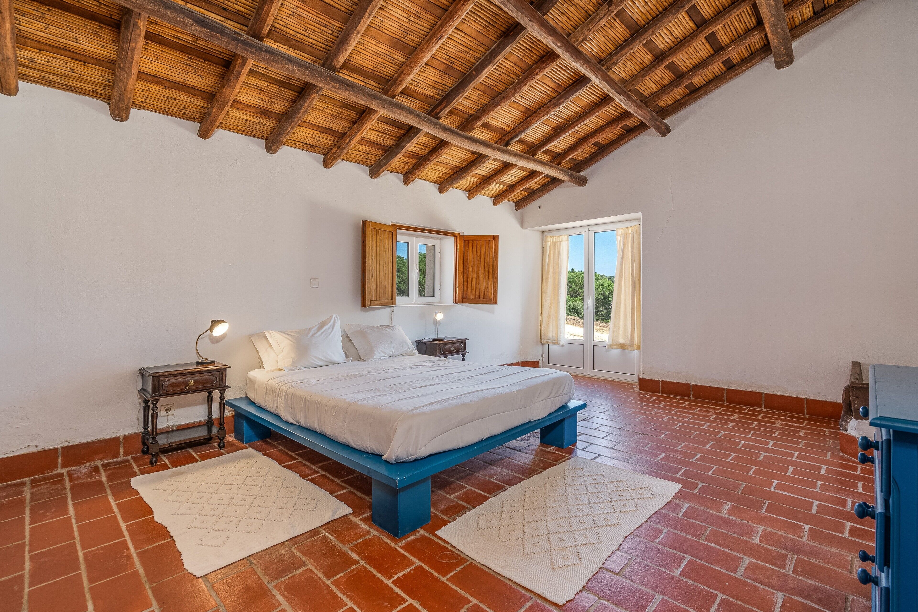 1 camera, Wi-Fi gratuito, lenzuola