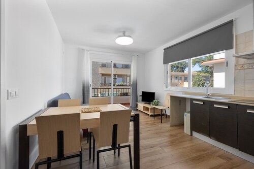 Apartment 'Playa Centro' with Private Terrace, Balcony and Wi-Fi
