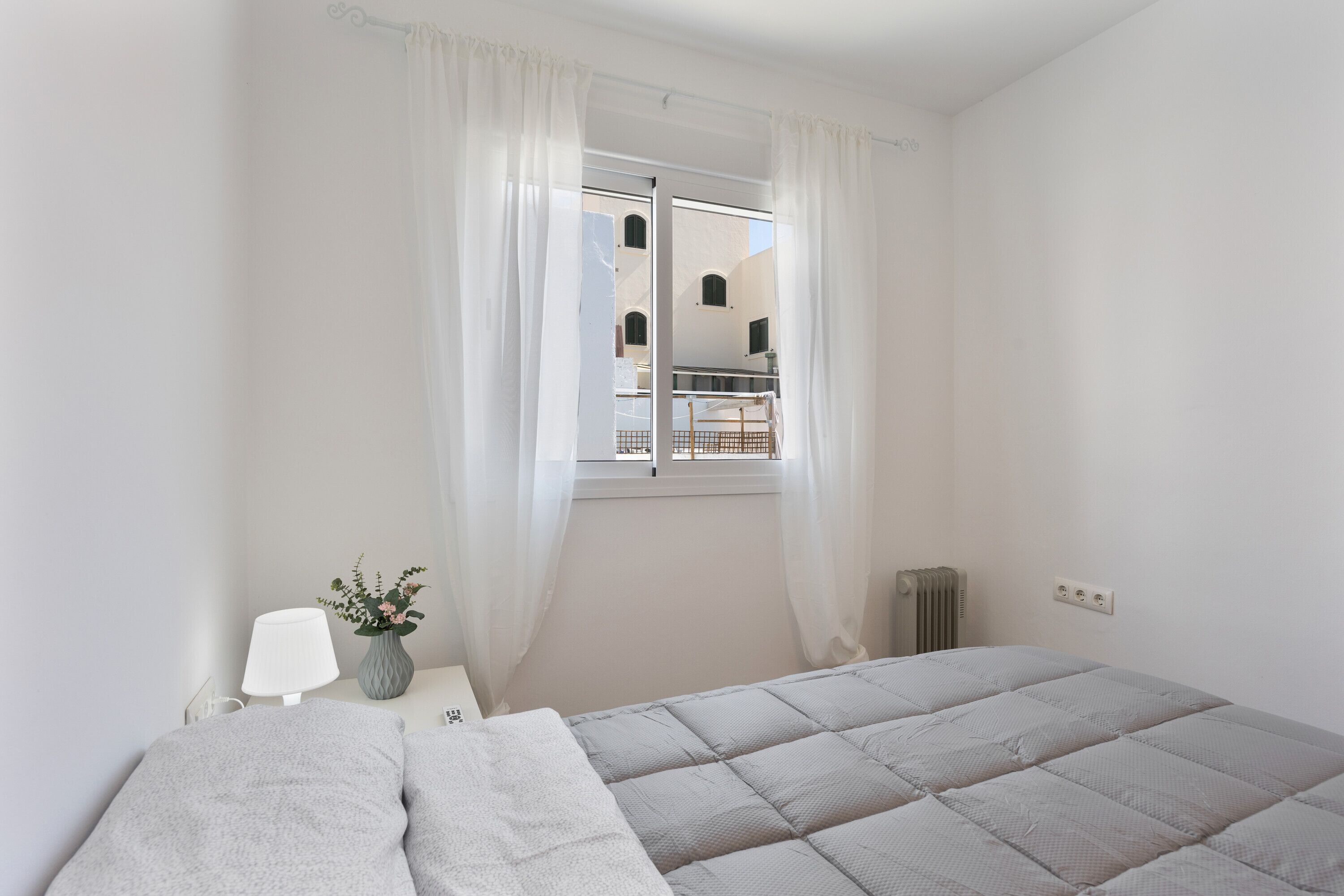 3 slaapkamers, een strijkplank/strijkijzer, gratis wifi, beddengoed