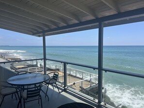 Outdoor dining - Surf, Sandpipers & Sunsets -Dana Pt. (Dana Point)