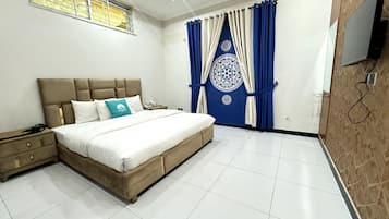 11 bedrooms, iron/ironing board, WiFi, bed sheets
