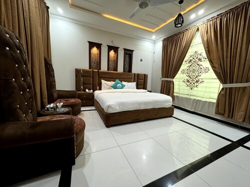 Welcoming bed & breakfast with AC in Islamabad