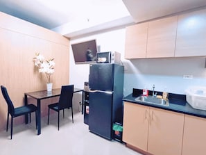 Microondas, placa de cocina