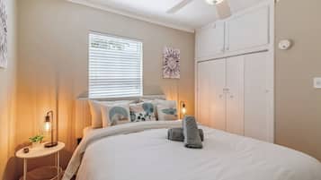 3 Schlafzimmer, Schreibtisch, Bügeleisen/Bügelbrett, kostenloses WLAN