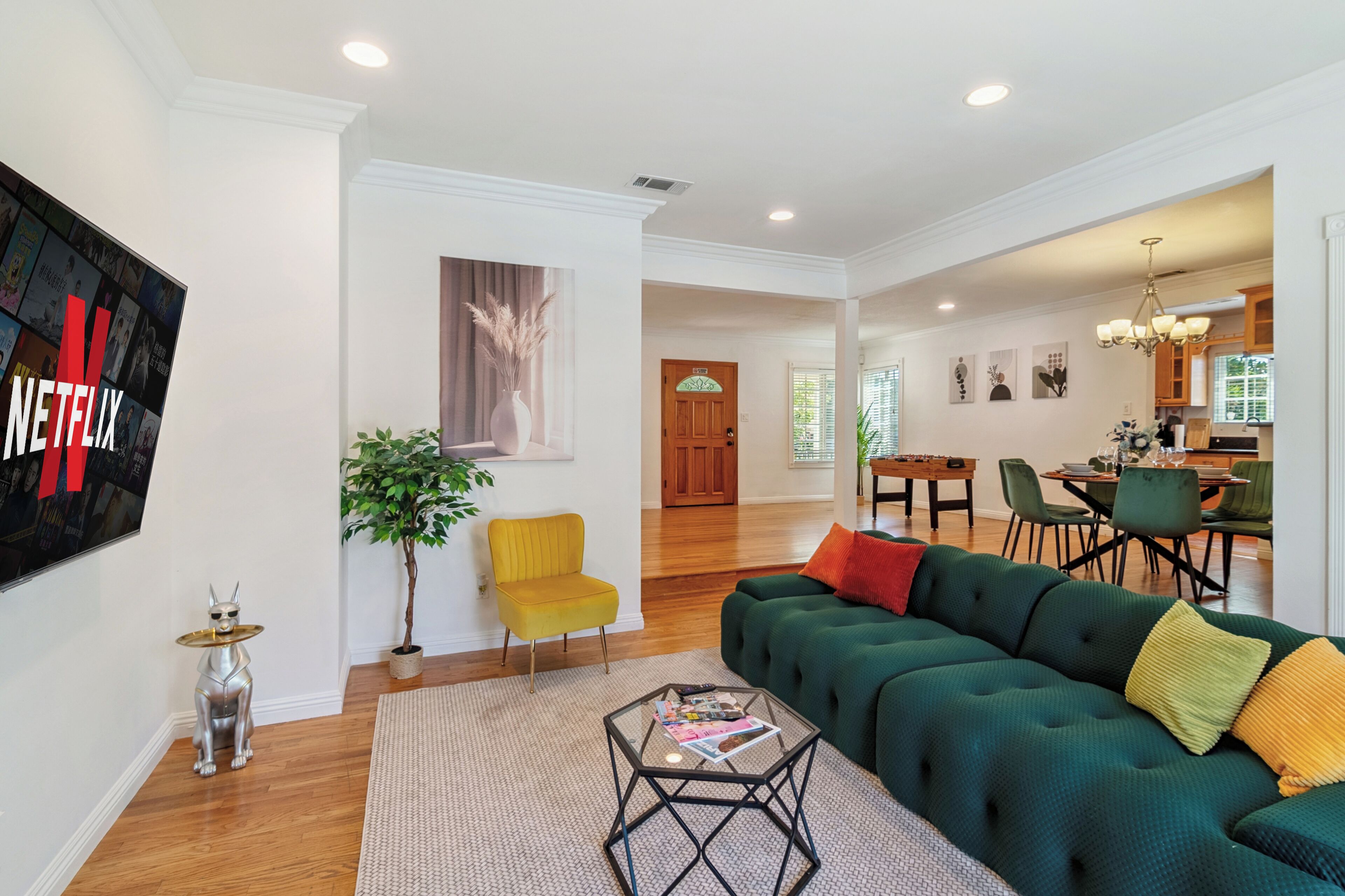 Smart TV, fireplace, ping pong, books