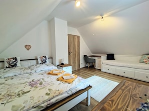 2 habitaciones, escritorio y internet
