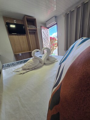 Deluxe Single Room, Air conditioning | Laptop workspace, iron/ironing board, free WiFi - Pousada Elshaday (Vitória da Conquista)