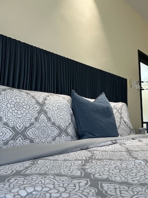 2 bedrooms, iron/ironing board, free WiFi, bed sheets