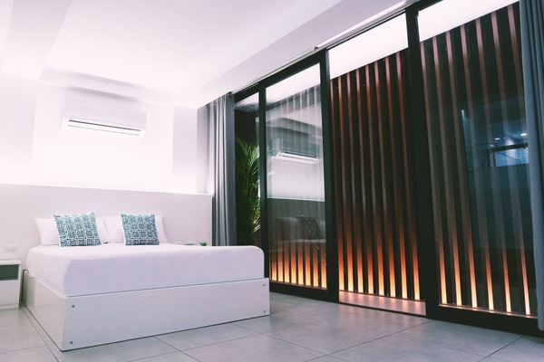 Business Room, 1 Queen Bed, Balcony | Free WiFi, bed sheets, wheelchair access