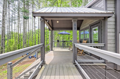 Cozy Cabin in Enchanting Franklin with AC