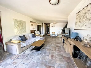 TV - Vacation home Zita by Interhome (Saint Aygulf)