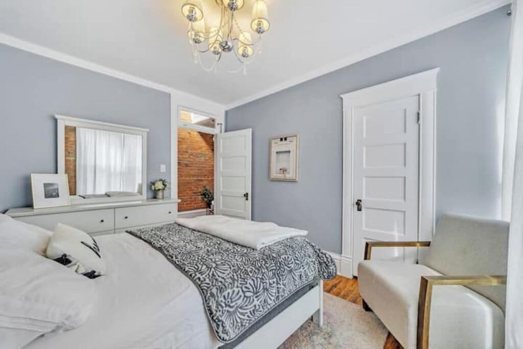 3 soverom, strykejern/-brett, wi-fi (inkludert) og sengetøy